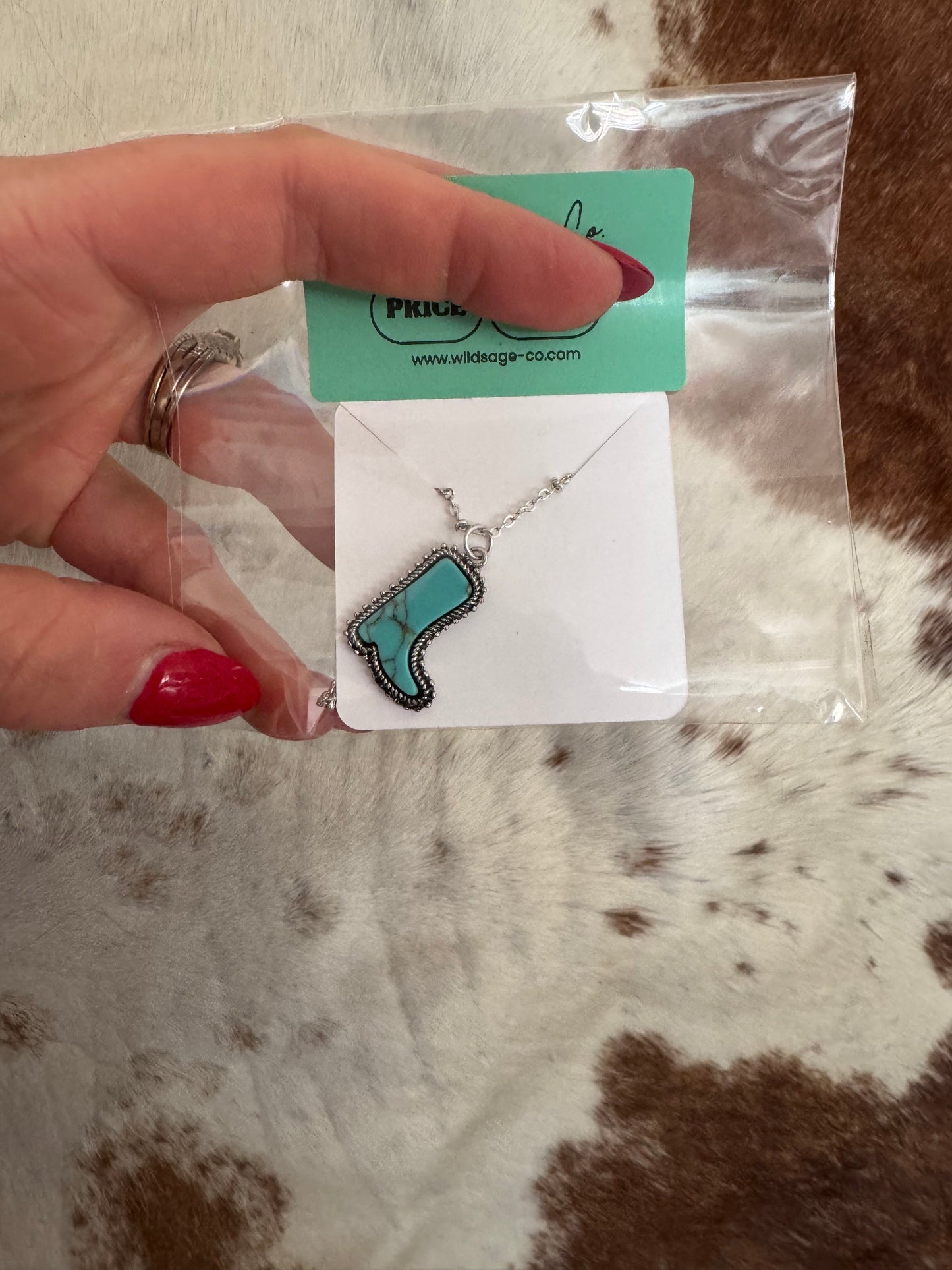 Necklaces (multiple styles, check pictures!!)