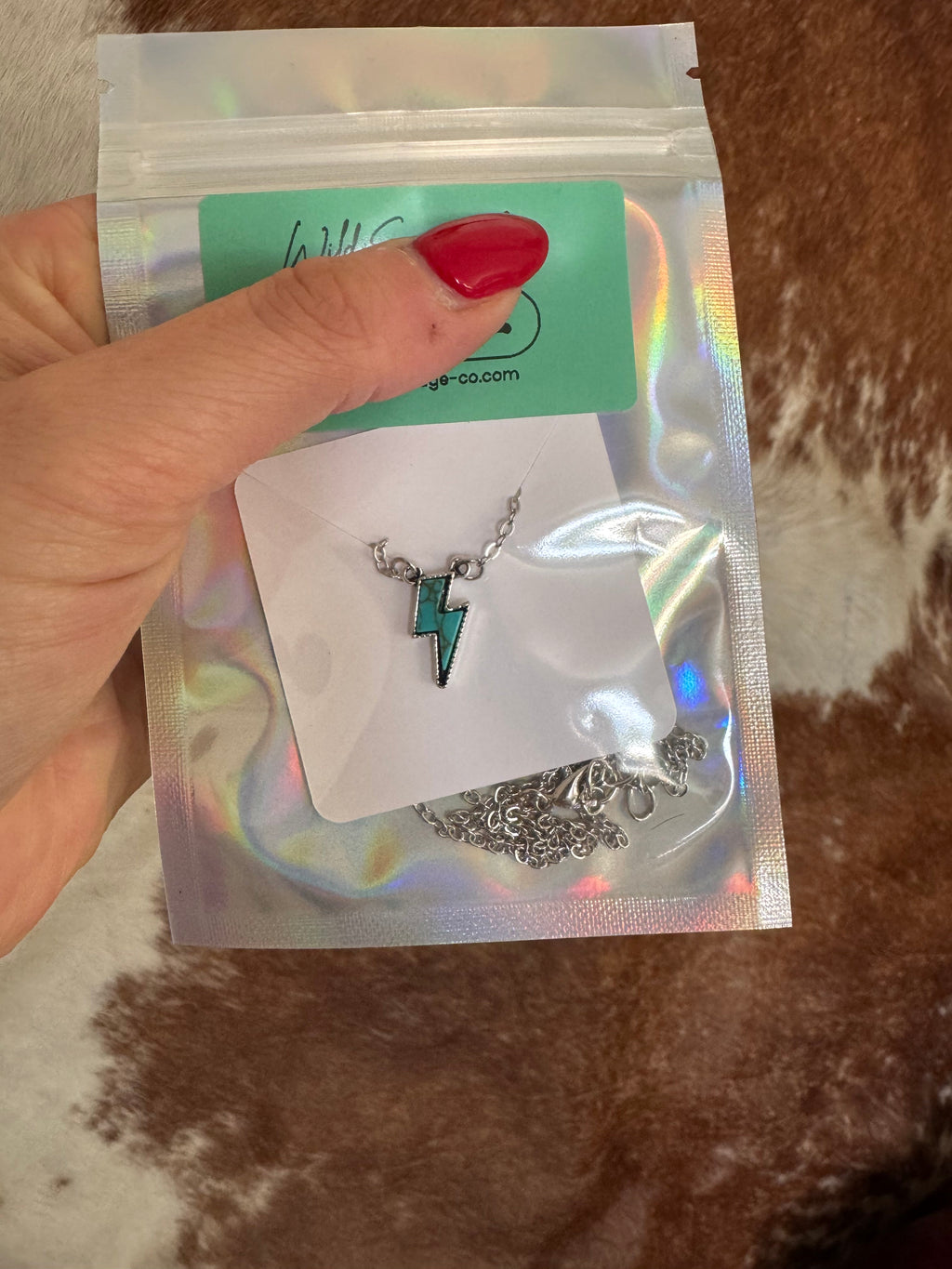 Necklaces (multiple styles, check pictures!!)