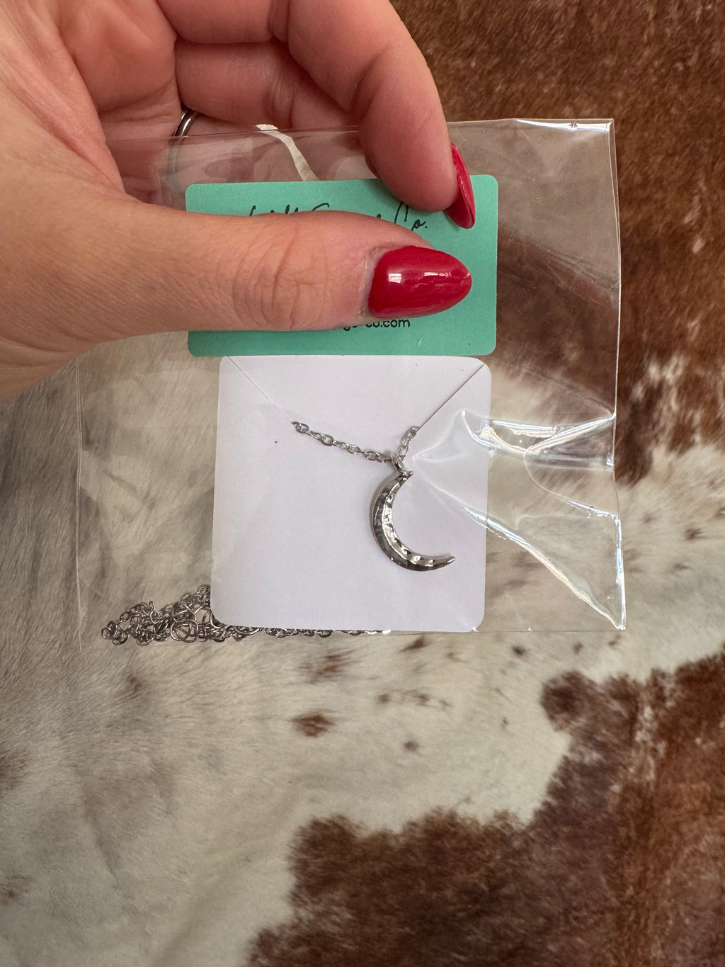 Necklaces (multiple styles, check pictures!!)