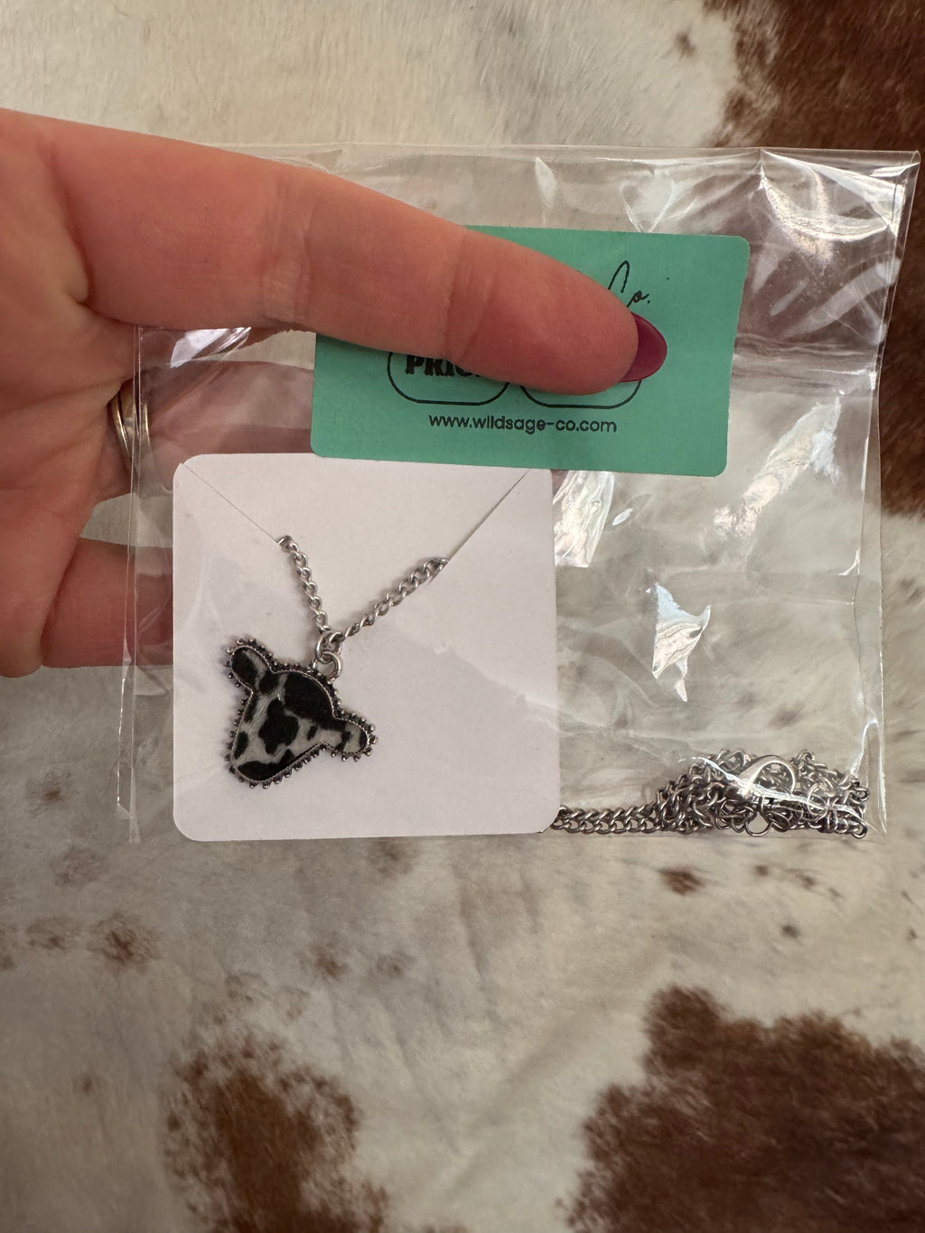 Necklaces (multiple styles, check pictures!!)