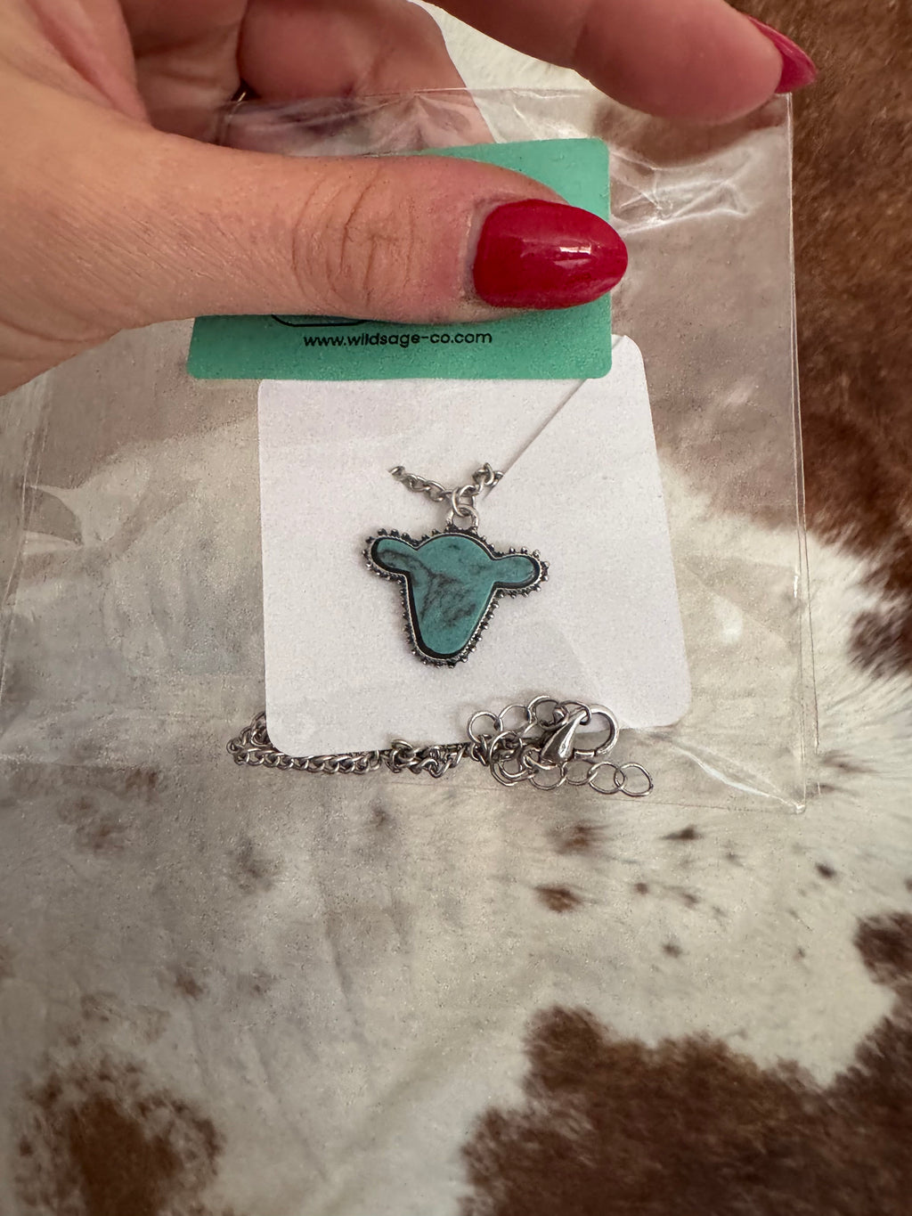 Necklaces (multiple styles, check pictures!!)